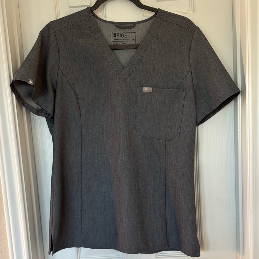 Figs Gray Scrub top